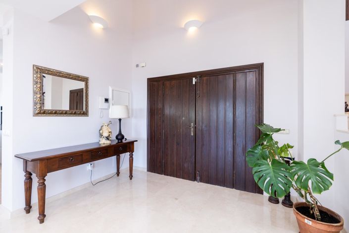 Image No.32-4 Bed Property for sale