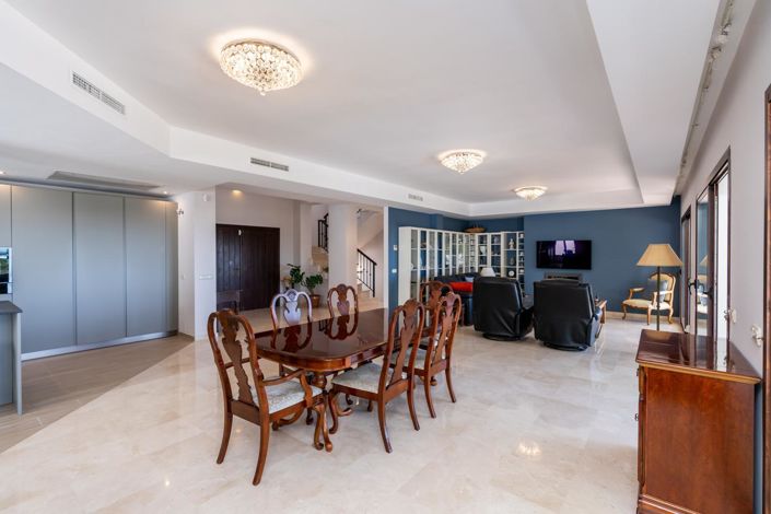 Image No.39-4 Bed Property for sale