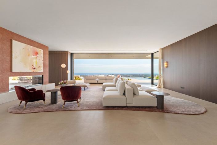 Image No.45-8 Bed Property for sale