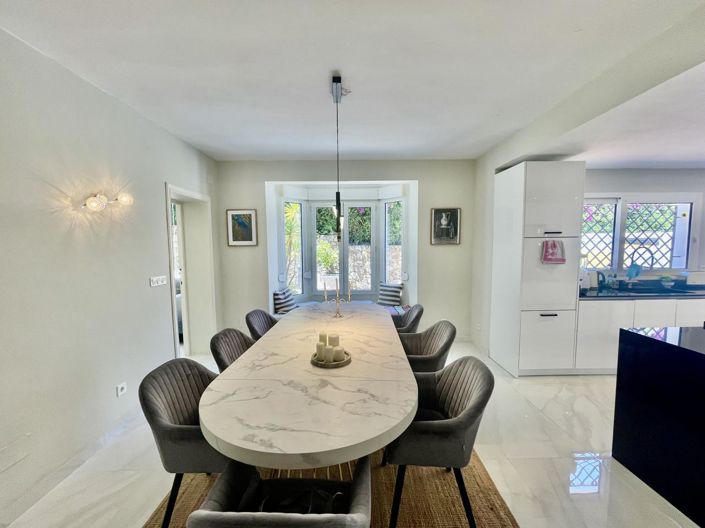 Image No.2-Propriété de 5 chambres à vendre à San Roque