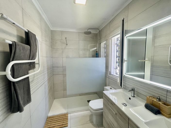 Image No.9-Propriété de 5 chambres à vendre à San Roque