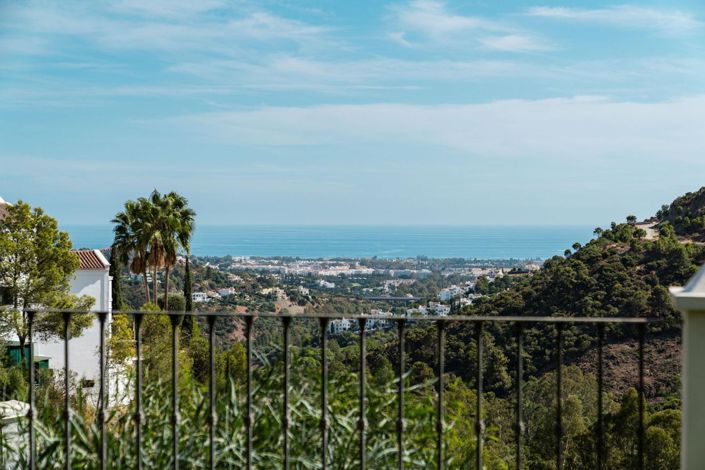 Image No.17-4 Bed Property for sale