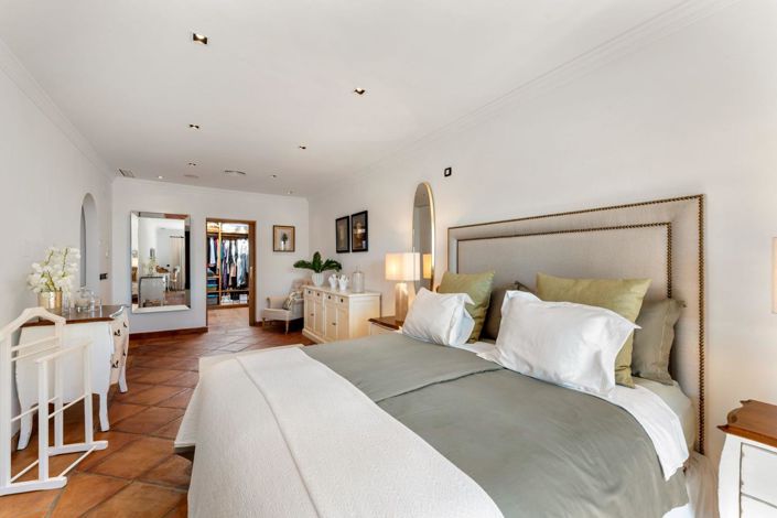 Image No.34-4 Bed Property for sale