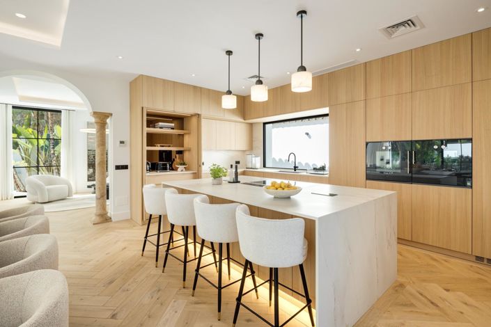 Image No.27-5 Bed Property for sale