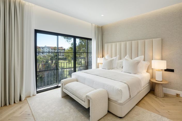 Image No.32-5 Bed Property for sale