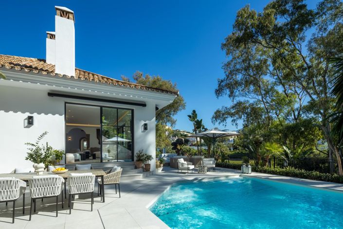 Image No.6-5 Bed Property for sale