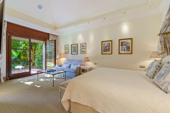 Image No.7-6 Bed Property for sale