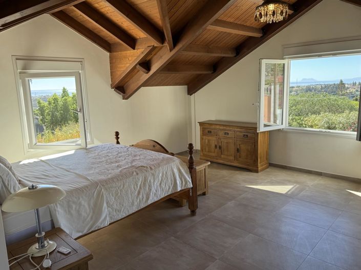 Image No.11-5 Bed Property for sale