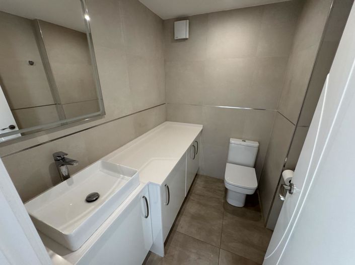 Image No.14-5 Bed Property for sale