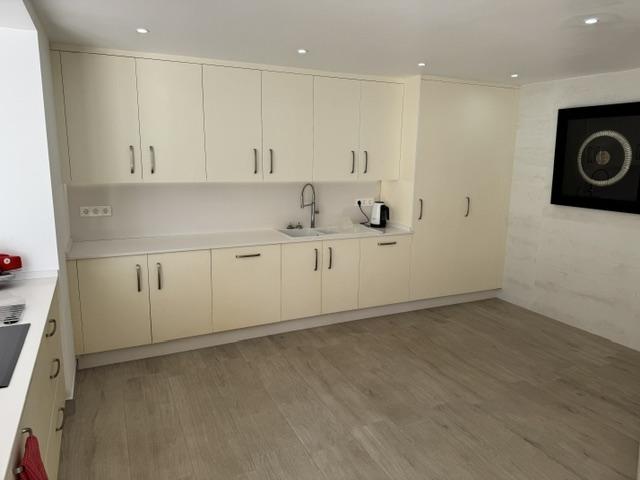 Image No.23-5 Bed Property for sale