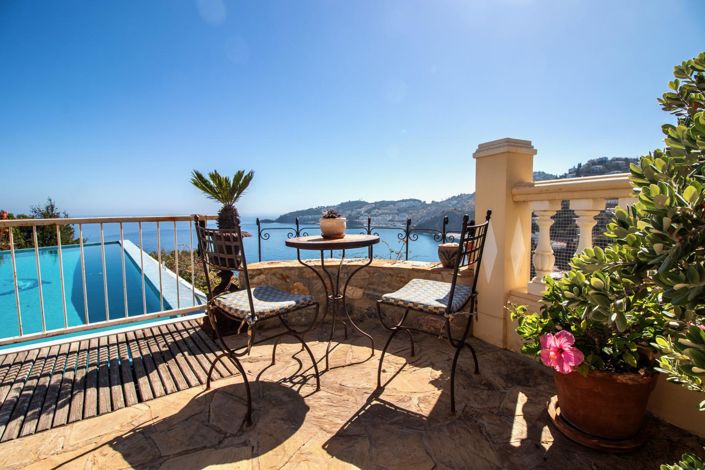 Image No.10-4 Bed Property for sale