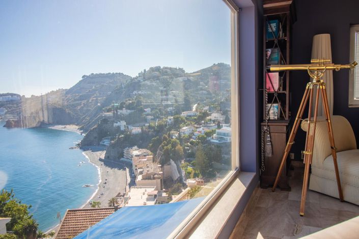 Image No.47-4 Bed Property for sale