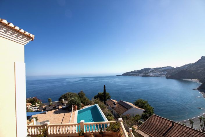 Image No.50-4 Bed Property for sale