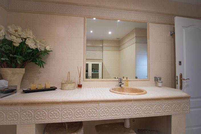 Image No.55-4 Bed Property for sale