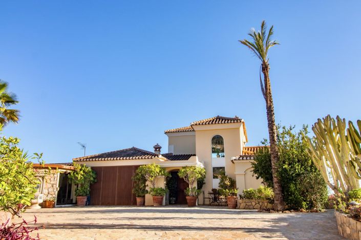 Image No.60-4 Bed Property for sale