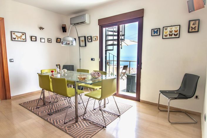 Image No.19-5 Bed Property for sale