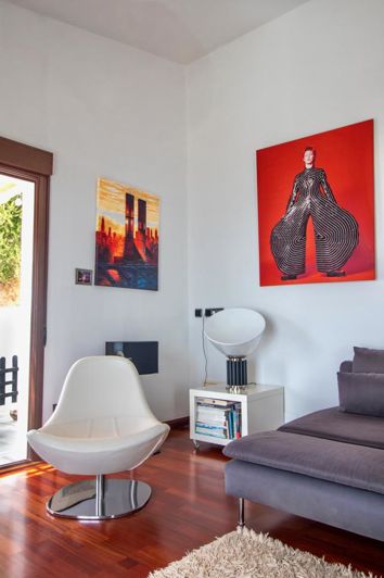 Image No.30-5 Bed Property for sale