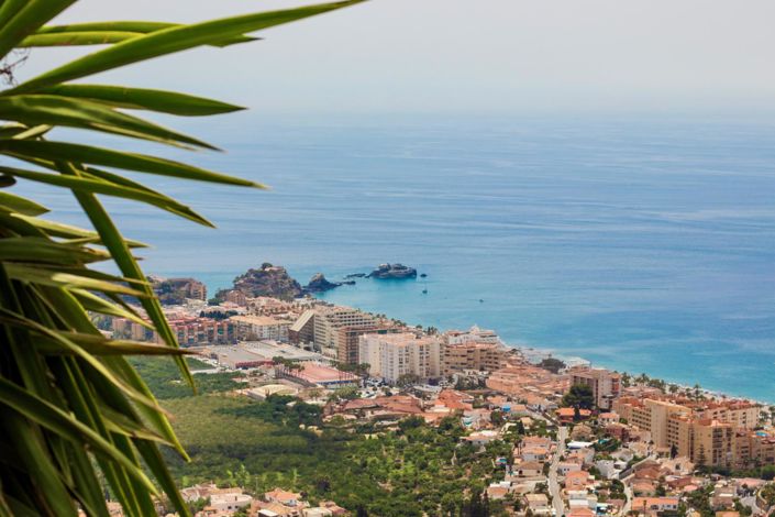 Image No.41-5 Bed Property for sale