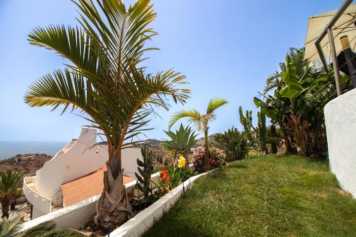 Image No.42-5 Bed Property for sale