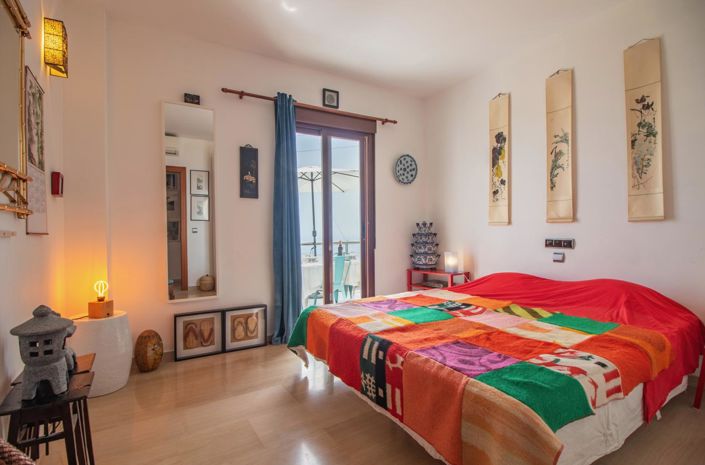 Image No.57-5 Bed Property for sale