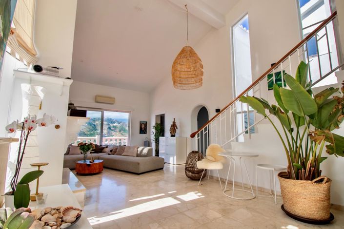 Image No.4-5 Bed Property for sale