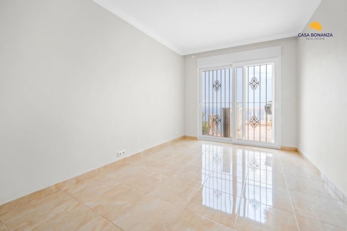 Image No.19-4 Bed Property for sale