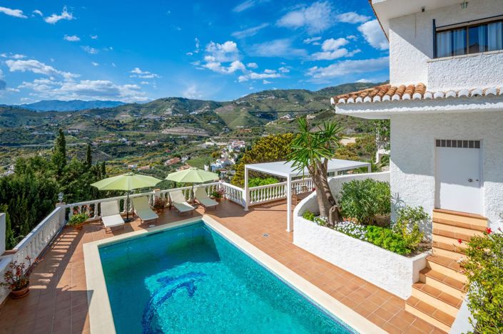 Image No.24-4 Bed Property for sale