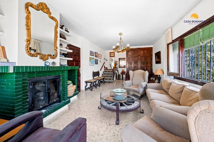 Image No.11-5 Bed Property for sale