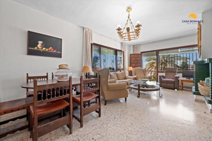 Image No.9-5 Bed Property for sale