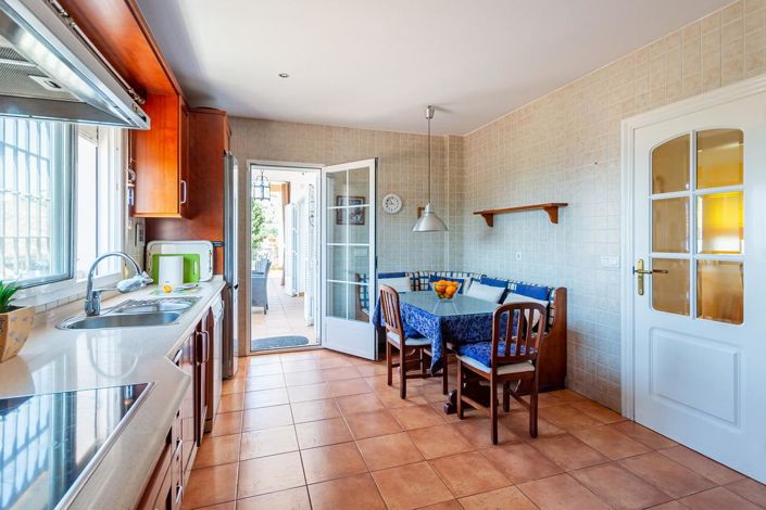 Image No.10-Propriété de 4 chambres à vendre à Almuñécar