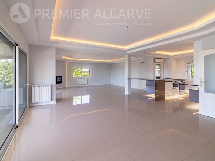 Image No.14-6 Bed House for sale