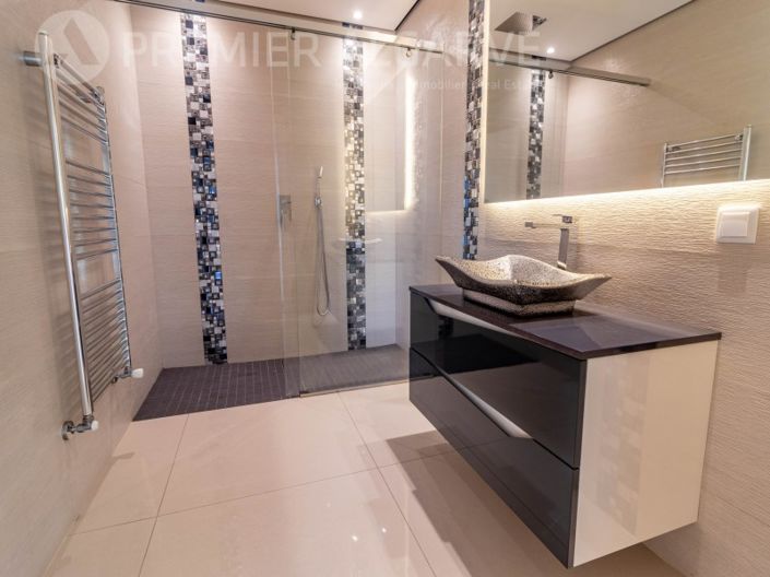 Image No.25-6 Bed House for sale