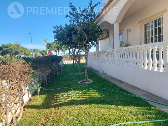 Image No.17-5 Bed House for sale