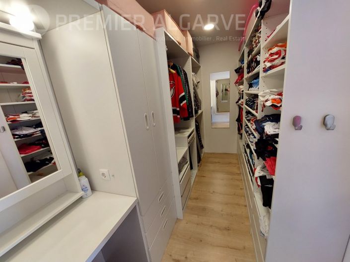 Image No.5-5 Bed House for sale