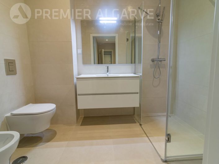 Image No.11-3 Bed Apartment for sale