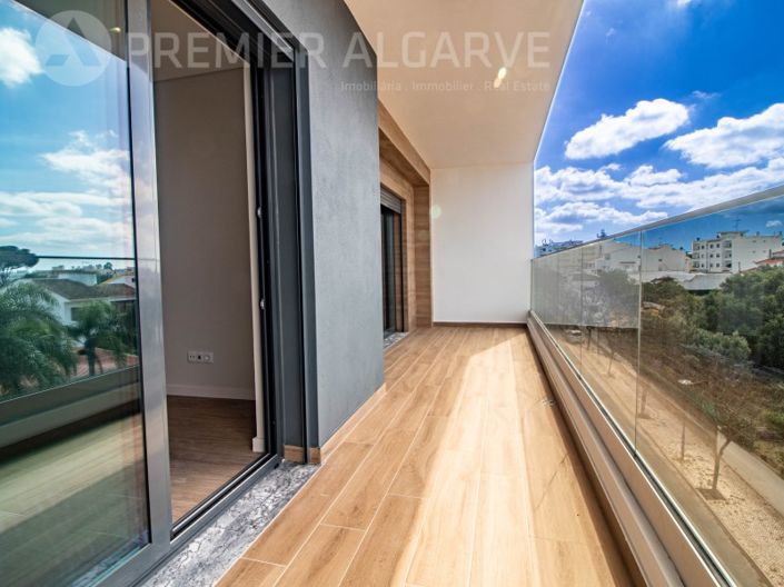 Image No.15-3 Bed Apartment for sale