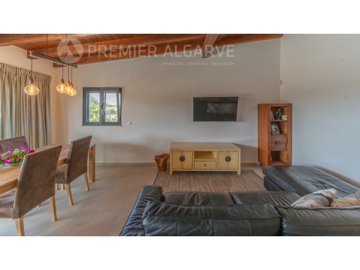 id41cba901-0000-0500-0000-000016d8b49d