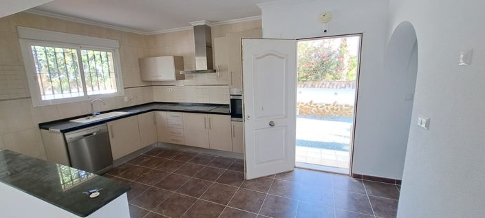 Image No.2-3 Bed Villa for sale