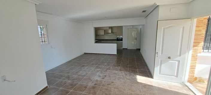 Image No.3-3 Bed Villa for sale