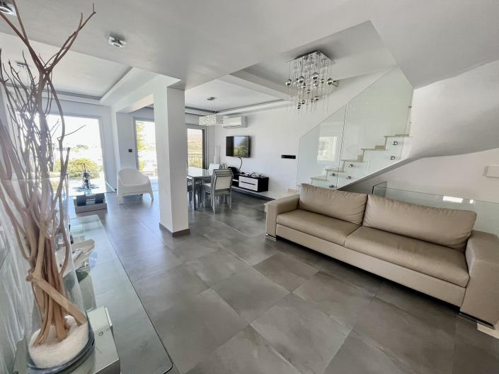 Image No.2-3 Bed House for sale