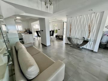 383732461_305632645595209_5053390569930410542_n