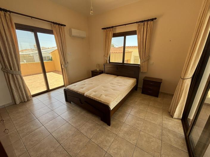 Image No.18-4 Bed Villa / Detached for sale