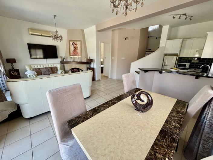 Image No.9-3 Bed Villa for sale