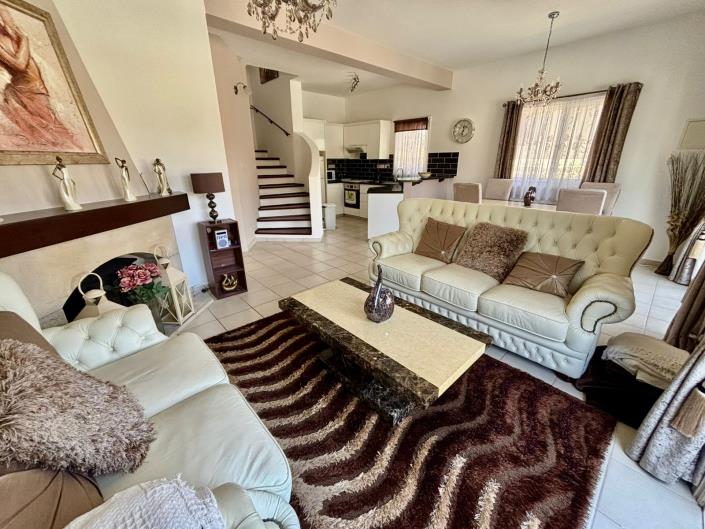 Image No.2-3 Bed Villa for sale