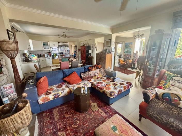 Image No.3-Villa de 4 chambres à vendre à Anarita