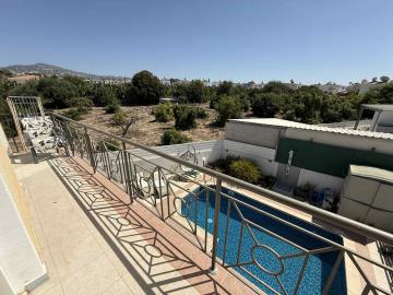 061b7442-3a7f-42af-8f8e-e394b6e0f557