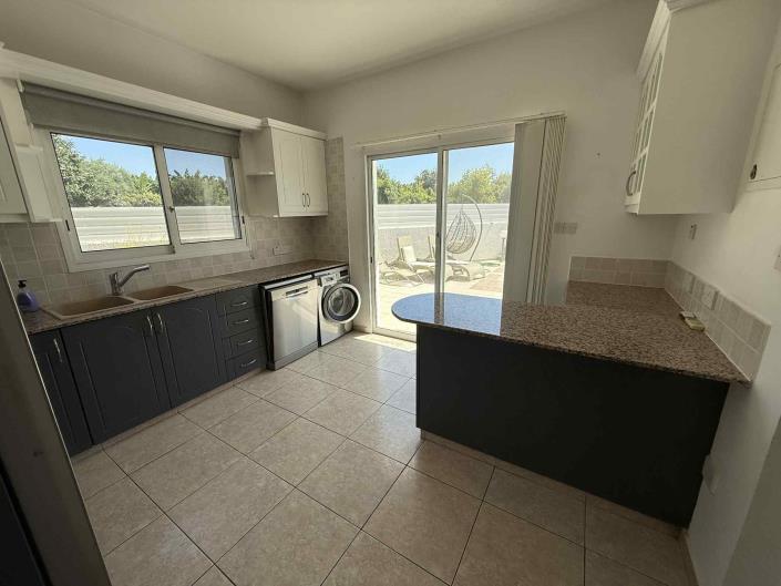 Image No.6-3 Bed Villa / Detached for sale