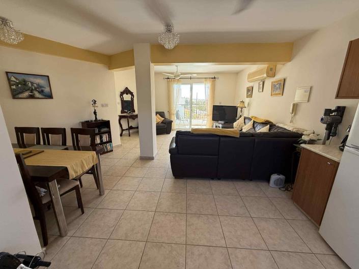 Image No.7-Maison de ville de 3 chambres à vendre à Peyia