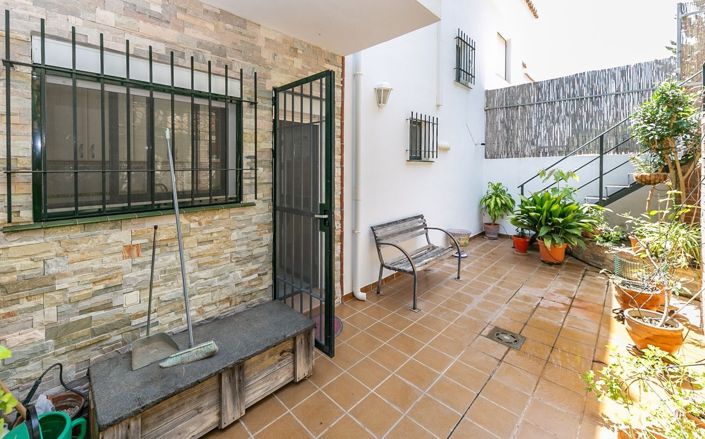 Image No.12-3 Bed Townhouse for sale