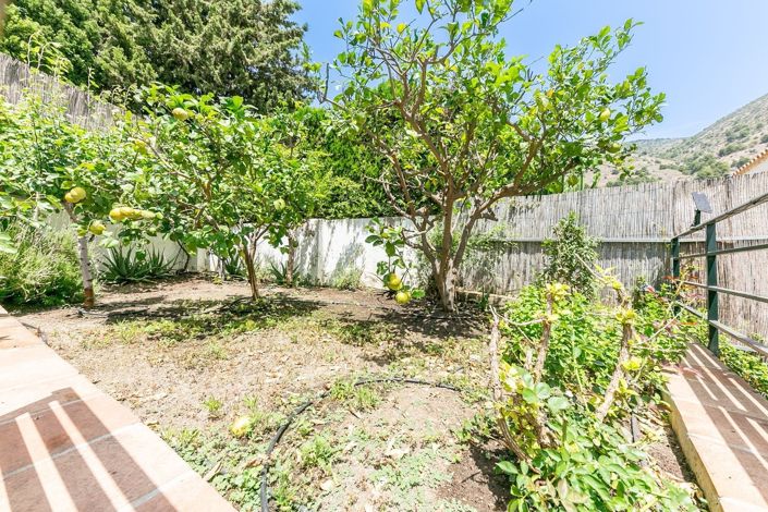 Image No.17-3 Bed Townhouse for sale